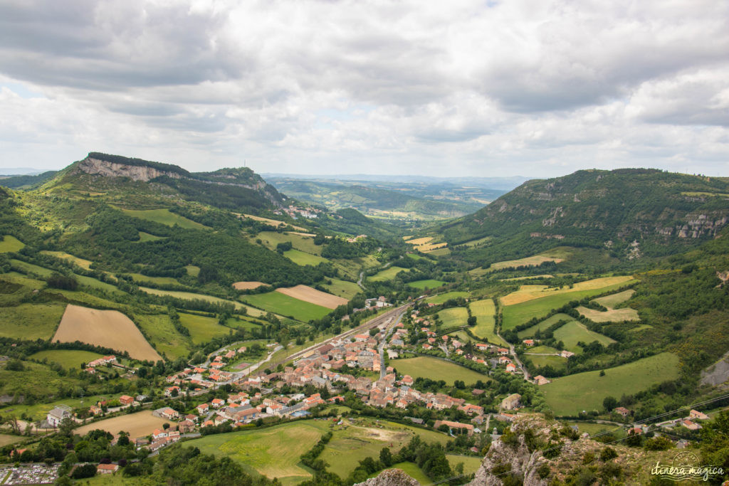 Un gîte de luxe en Aveyron et un projet collectif solidaire porté par tout un village ? Ne cherchez plus ! Bienvenue au Castel d'Alzac !