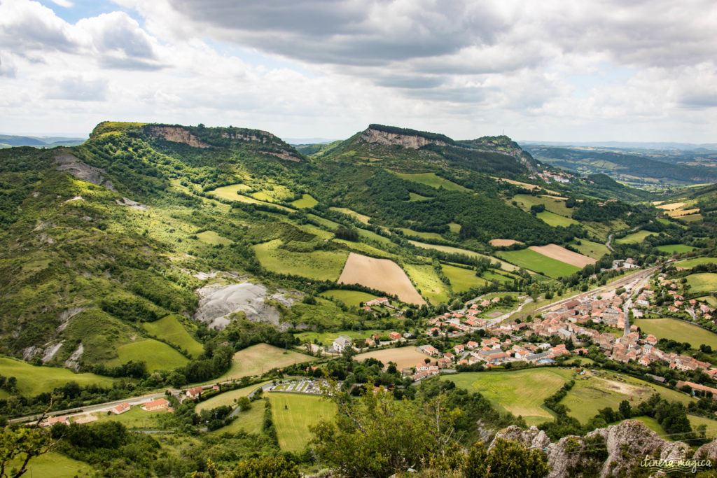 Que faire et que voir dans le sud de l’Aveyron ? Itinéraires, activités, points de vue, incontournables autour de Millau, Roquefort, sur le Larzac.