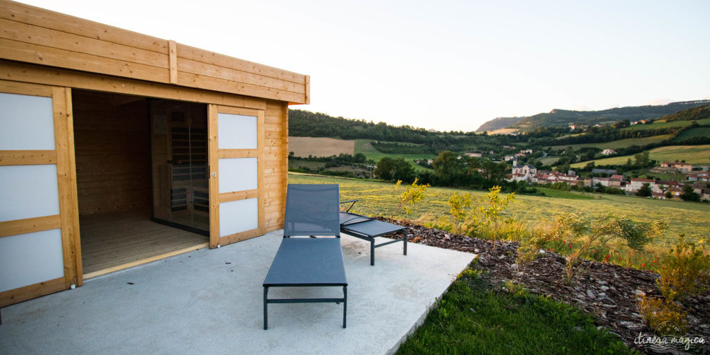 Un gîte de luxe en Aveyron et un projet collectif solidaire porté par tout un village ? Ne cherchez plus ! Bienvenue au Castel d'Alzac !