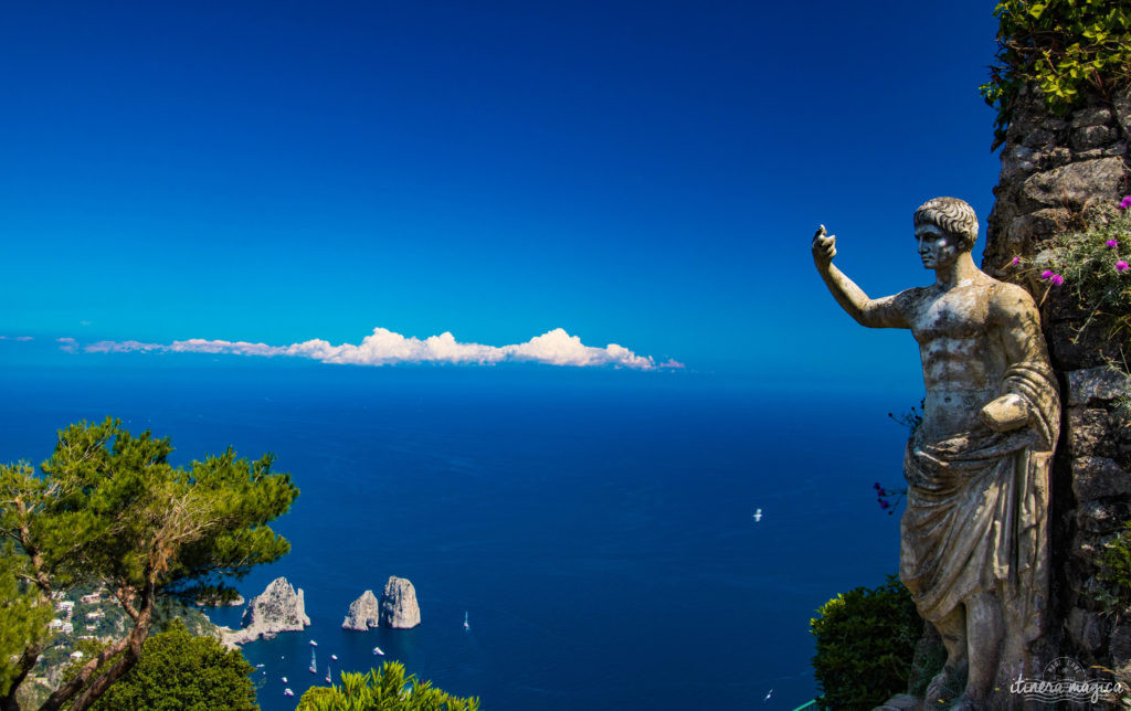 Capri est la perle du golfe de Naples. Tout voyage en Italie du Sud doit passer par cette île de rêve, entre Méditerranée et jardins. Capri, la dolce vita !