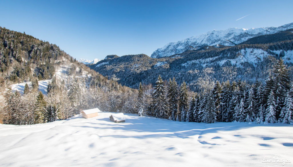 Des activités et expériences insolites autour de Munich et ailleurs en Bavière ? Tyrolière dans les Alpes, surf urbain à Munich, patinage sur lac gelé, Krampus, thermes d'Erding...