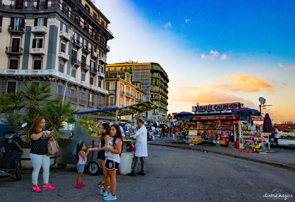 Incandescente et secrète, Naples fascine par ses passions à fleur de peau. Et sous les pentes du Vésuve dort Pompéi, si émouvante. L'Italie côté coeur.