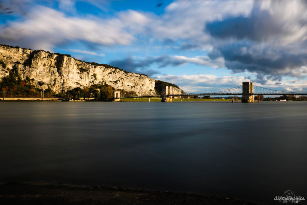 Connaissez-vous le défilé de Donzère, en Drôme provençale? Voici le pont du Robinet, les falaises du Rhône, et ma maison hantée. Histoires de fantômes.