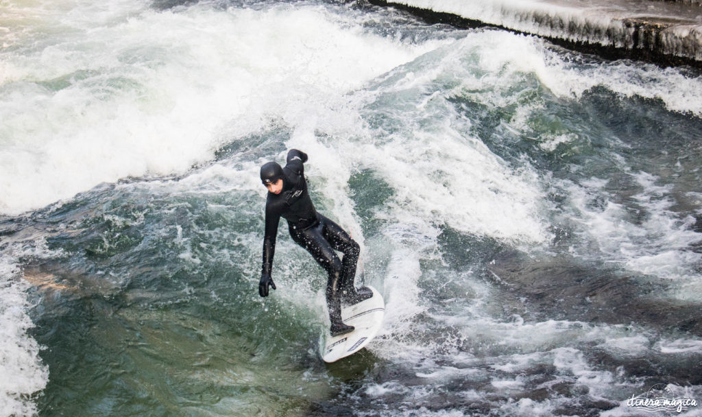 Des activités et expériences insolites autour de Munich et ailleurs en Bavière ? Tyrolière dans les Alpes, surf urbain à Munich, patinage sur lac gelé, Krampus, thermes d'Erding...