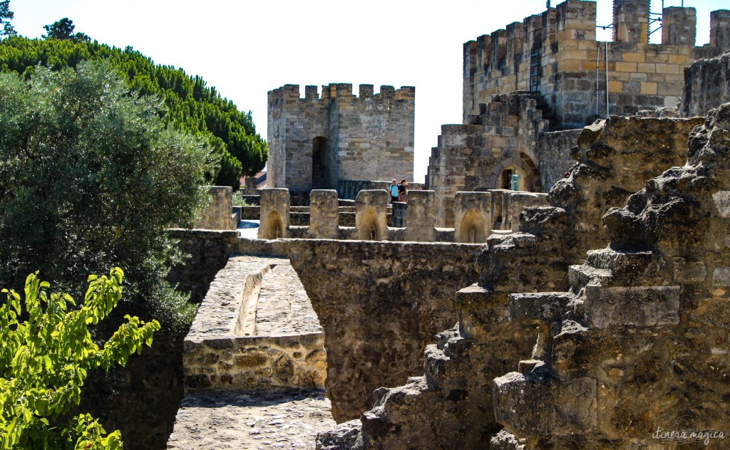 Sur les hauteurs de ce château qu'adorait Pessoa.