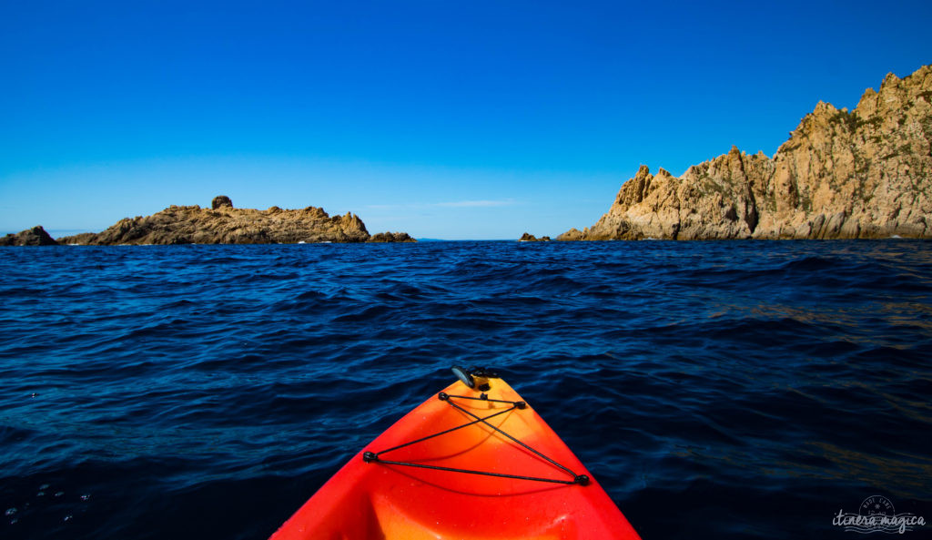 De Saint Tropez à Ramatuelle, découvrez l'un des plus beaux littoraux de la Côte d'Azur au fil de l'eau, en bateau ou en kayak. Emerveillement assuré !