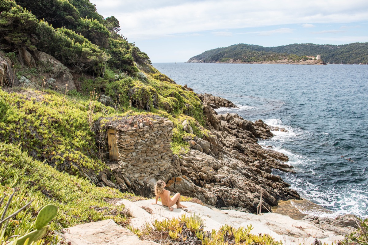 Découverte naturiste de l'île du Levant. #naturisme #mediterranée #provence #hyeres #iledulevant