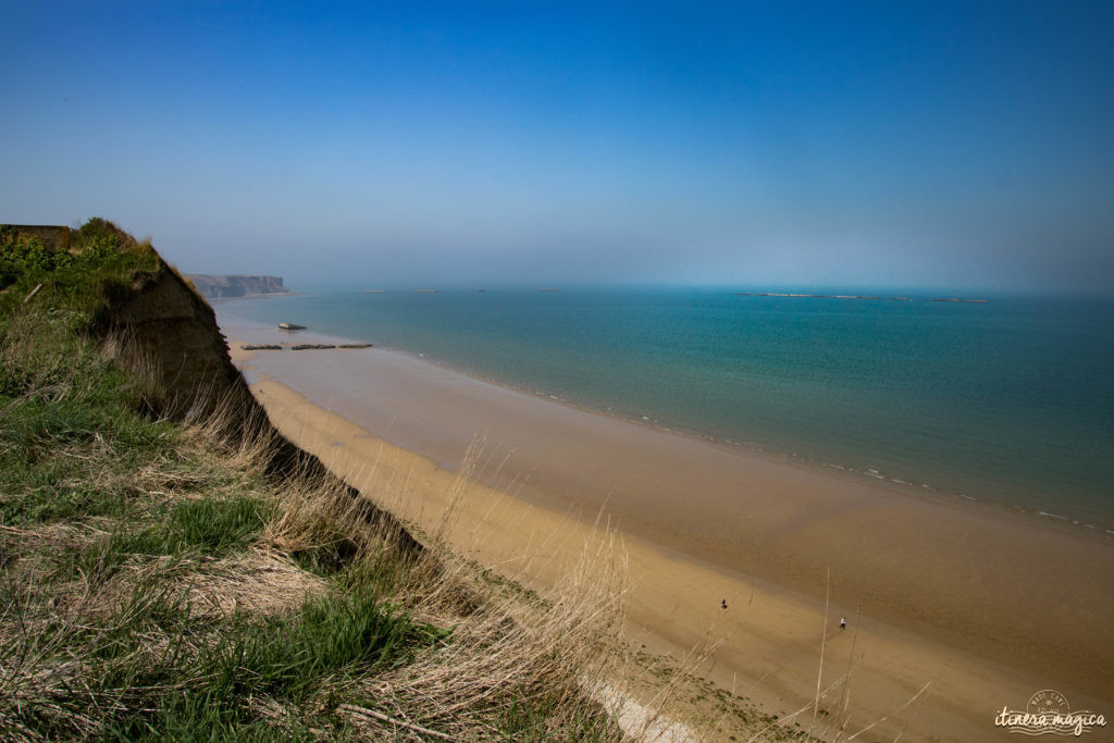 Le circuit guidé des plages du débarquement : plongée au coeur de l'histoire. Pointe du Hoc, Omaha Beach, Arromanches, mémorial de Caen, cimetière américain de Colleville.