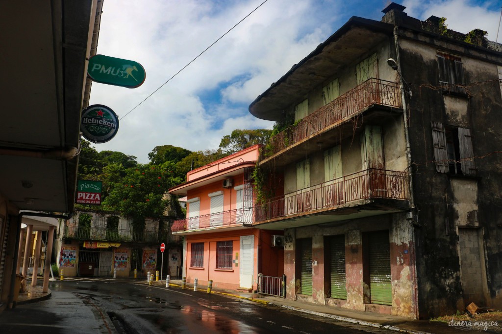 Pas de bidonvilles au sud de Basse-Terre, mais une sensation de délaissement dans ces rues sorties d