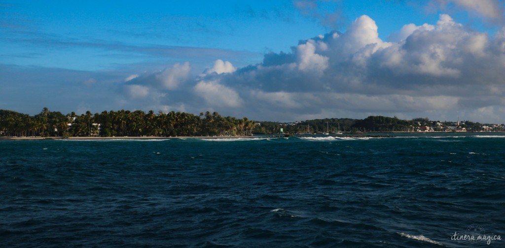 La côte de Sainte Anne s'éloignant.