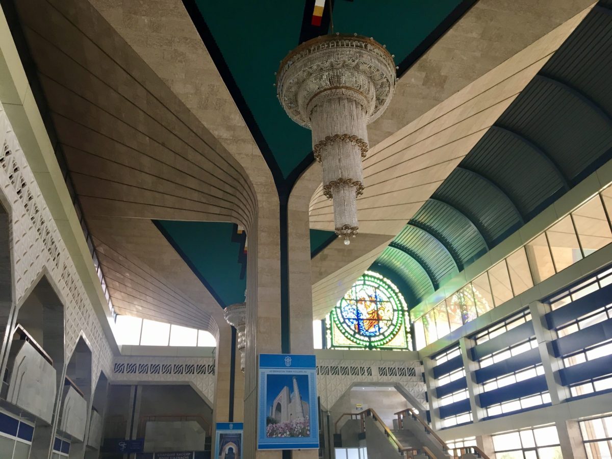 Partons pour un grand voyage en Ouzbékistan. De Samarcande à Boukhara en passant par la steppe, voici un itinéraire de rêve pour découvrir les incontournables d'Ouzbékistan.