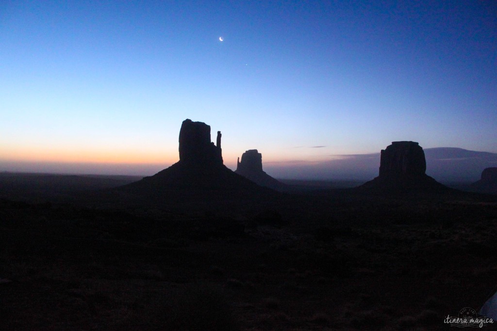 Lever du jour à Monument Valley.