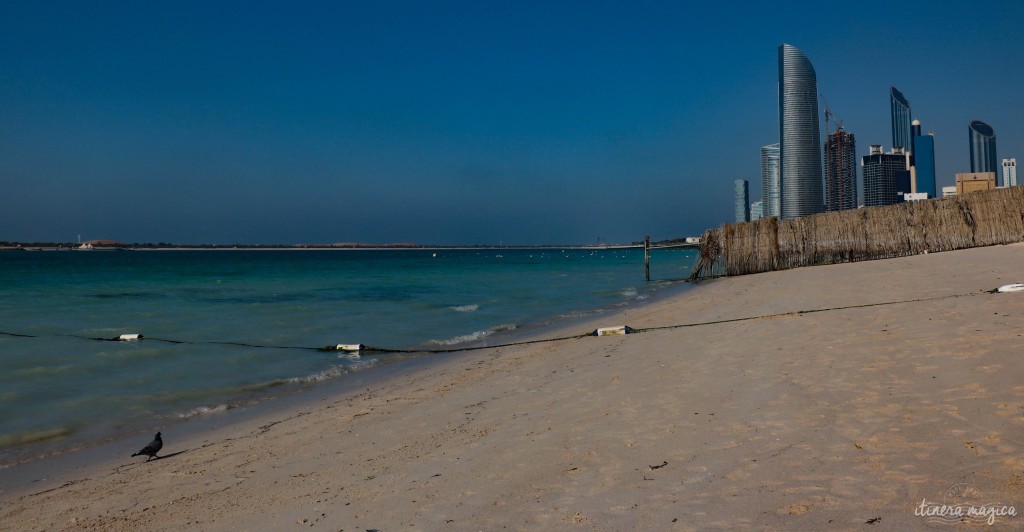 Une des plages de la Corniche.