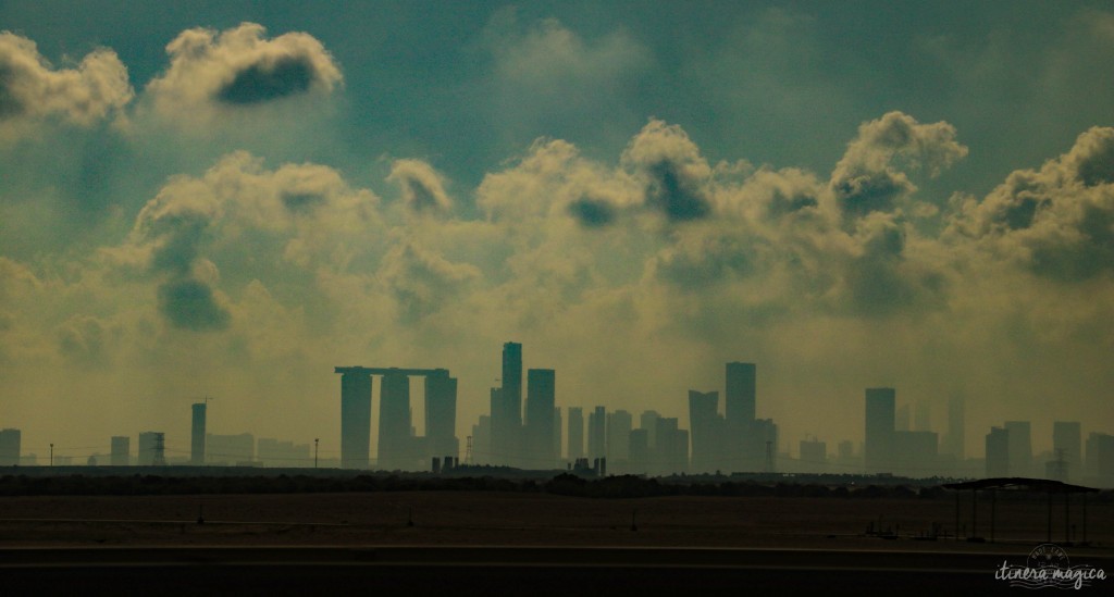 Abu Dhabi vue du désert.