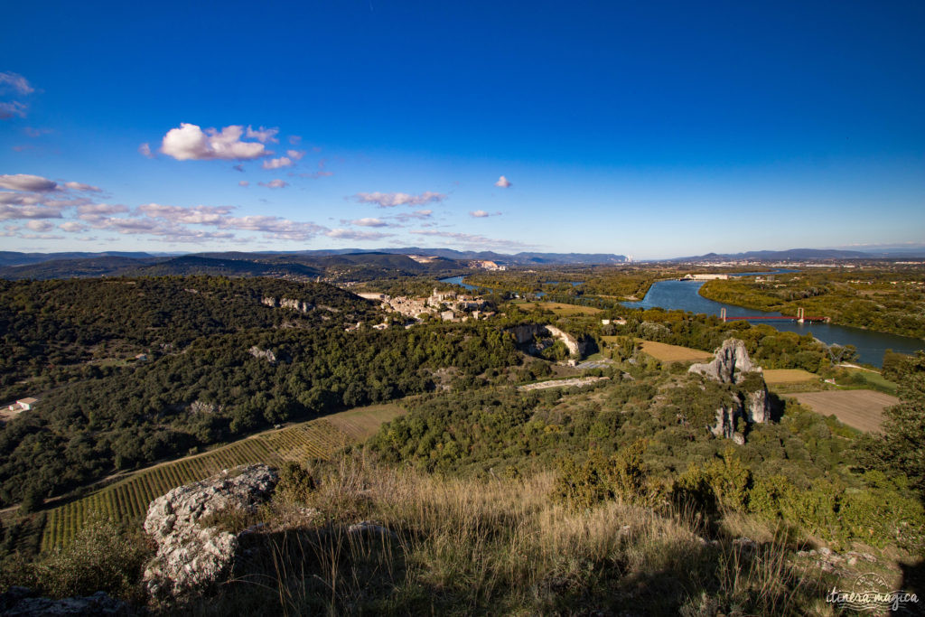 Connaissez-vous le défilé de Donzère, en Drôme provençale? Voici le pont du Robinet, les falaises du Rhône, et ma maison hantée. Histoires de fantômes.