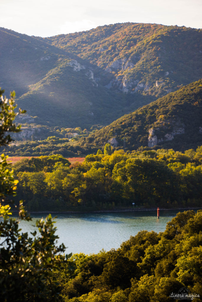 Connaissez-vous le défilé de Donzère, en Drôme provençale? Voici le pont du Robinet, les falaises du Rhône, et ma maison hantée. Histoires de fantômes.