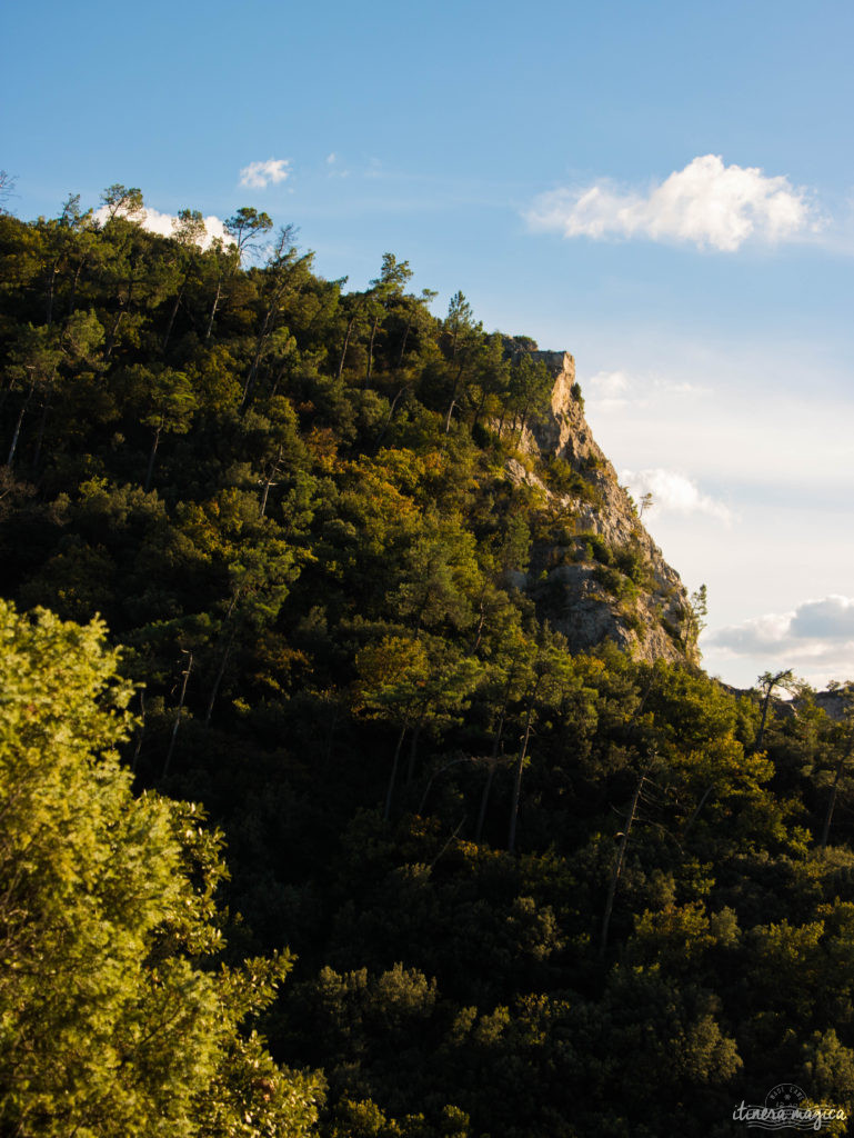 Connaissez-vous le défilé de Donzère, en Drôme provençale? Voici le pont du Robinet, les falaises du Rhône, et ma maison hantée. Histoires de fantômes.