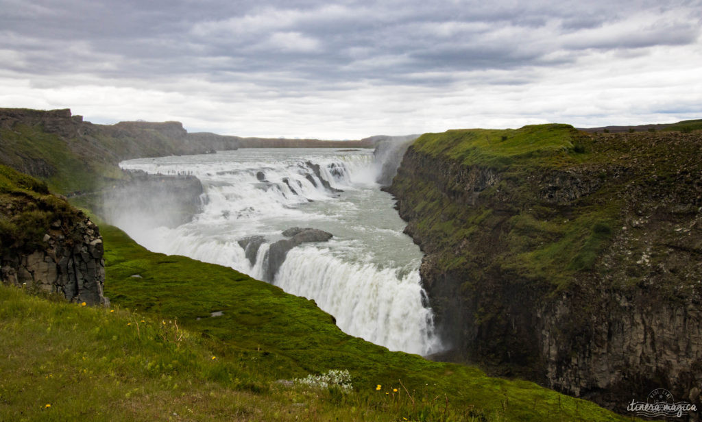 L'Islande est le pays des cascades. Découvrez les plus belles cascades d'Islande sur le blog de voyage Itinera Magica.