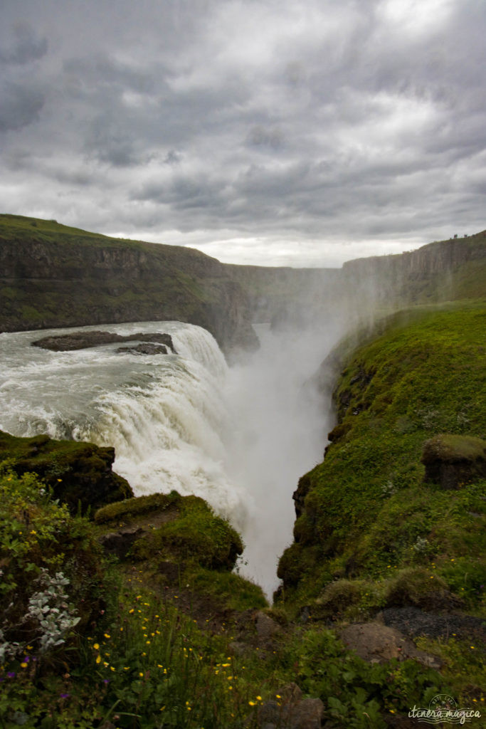 L'Islande est le pays des cascades. Découvrez les plus belles cascades d'Islande sur le blog de voyage Itinera Magica.