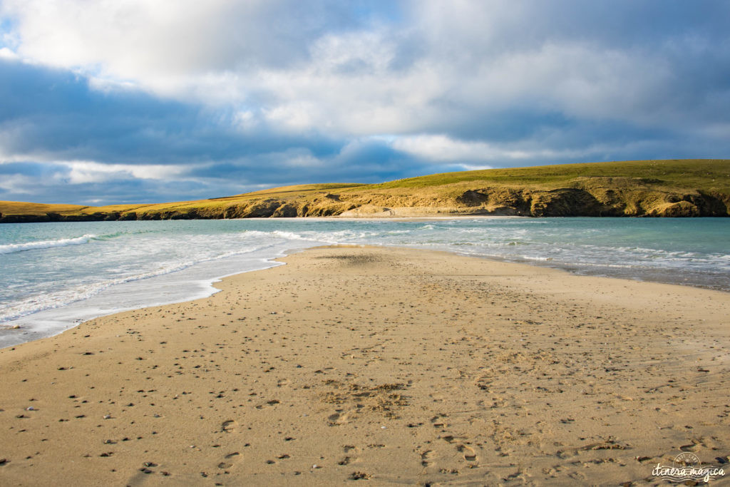 tombolo saint ninian's isle shetland