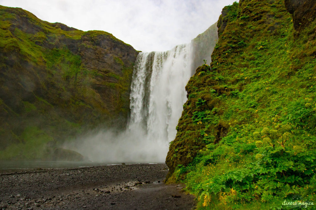 L'Islande est le pays des cascades. Découvrez les plus belles cascades d'Islande sur le blog de voyage Itinera Magica.