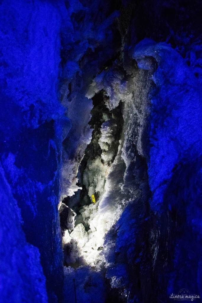 Dans les Alpes du Tyrol, en Autriche, se cache un secret: Hintertux, son glacier skiable toute l'année, sa grotte de glace fabuleuse et son lac souterrain. I Itinera Magica
