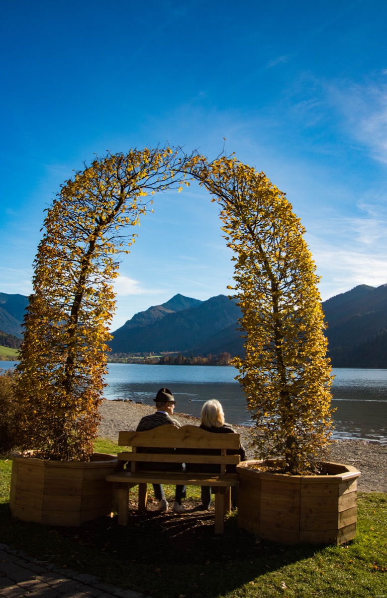 Les couleurs de l'automne autour du monde : où voir les plus belles feuilles d'automne ? 20 blogueurs de voyage partagent leurs destinations automnales.