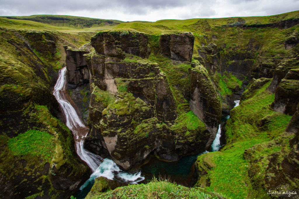 L'Islande est le pays des cascades. Découvrez les plus belles cascades d'Islande sur le blog de voyage Itinera Magica.