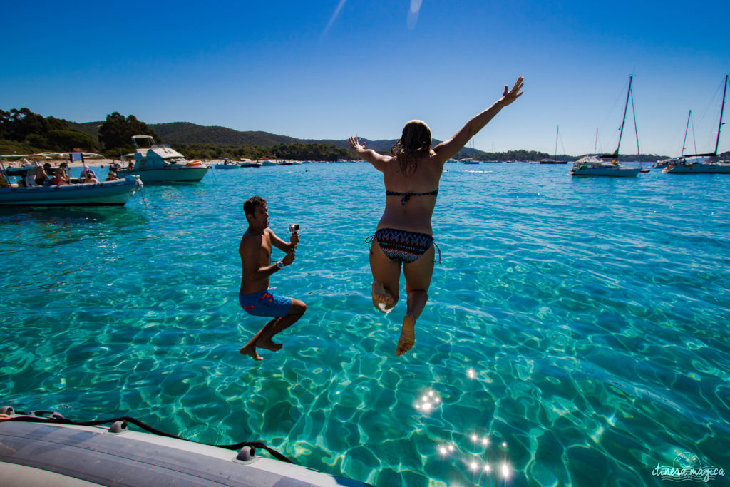 Les plus belles excursions en bateau depuis Hyères : découvrez Port-Cros ou Porquerolles, partez observer les dauphins, dénichez des plages secrètes, savourez tous les charmes de la Côte d'Azur. Un guide complet sur Itinera Magica