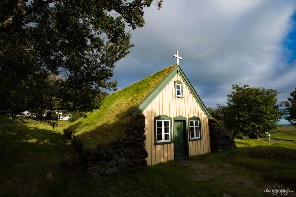 L’Islande est le pays des vikings. Partez sur les traces du peuple légendaire du nord, entre histoire et légende. Découvrez les lieux mythiques, l’exotique Viking Café, la forteresse Borgavirki, la péninsule de Snaefellsnes, et bien d’autres endroits magiques qui évoqueront l’héritage des vikings en Islande.