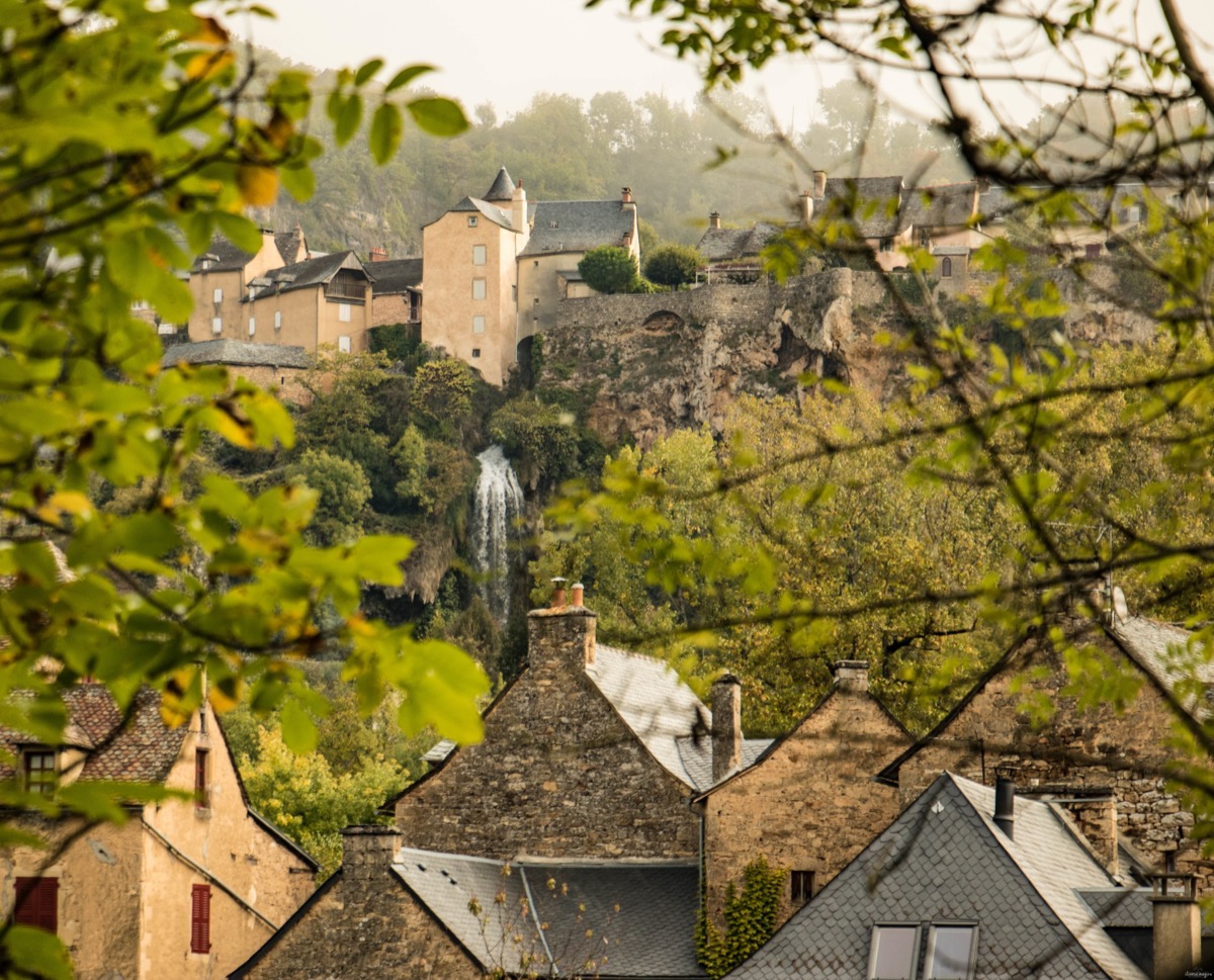 Que voir dans le Nord Aveyron ? Les plus beaux villages d'Aveyron, Conques, le canyon de Bozouls, Salles la Source, Espalion... Voyage en Aveyron.