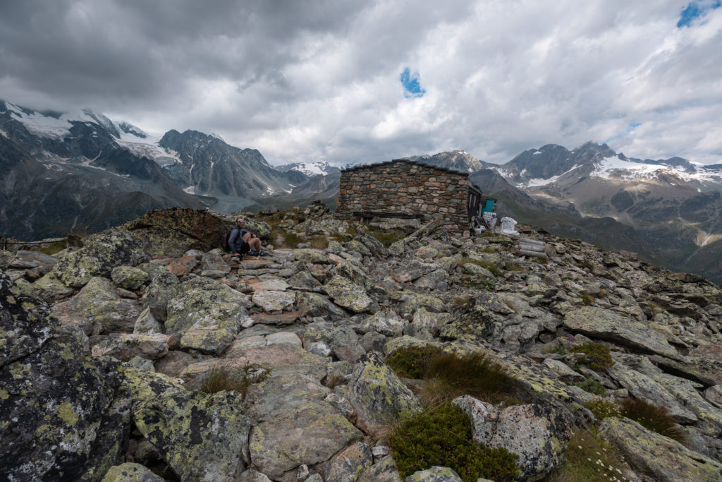 randonnées arolla randonnées val d'hérens cabane de la tsa