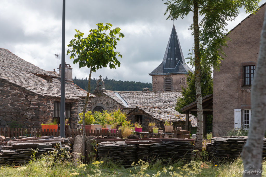 Randonnées autour du Mont Mézenc, bonnes adresses en Mézenc, gîte Auvergne Ardèche