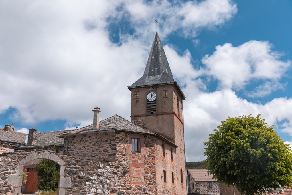 Randonnées autour du Mont Mézenc, bonnes adresses en Mézenc, gîte Auvergne Ardèche