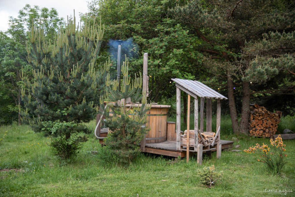 Un séjour parfait dans le Mézenc : un gîte insolite entre Auvergne et Ardèche, des produits locaux, des randonnées autour du Mont Mézenc.