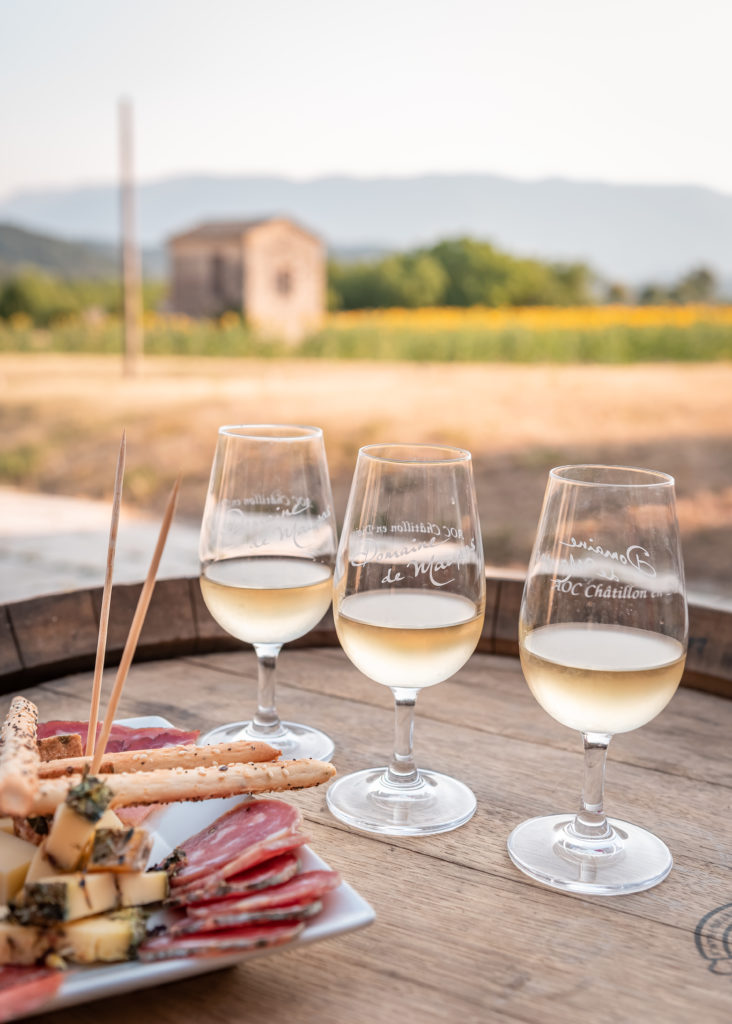 Visiter le Diois dans la Drôme : goûter la clairette de Die