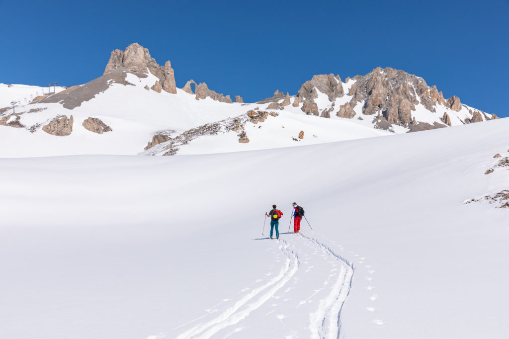 Un séjour à Tignes en hiver : ski, motoneige, ski de rando, ice floating, plongée sous glace, ULM...