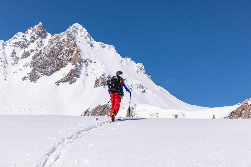 Un séjour à Tignes en hiver : ski, motoneige, ski de rando, ice floating, plongée sous glace, ULM...