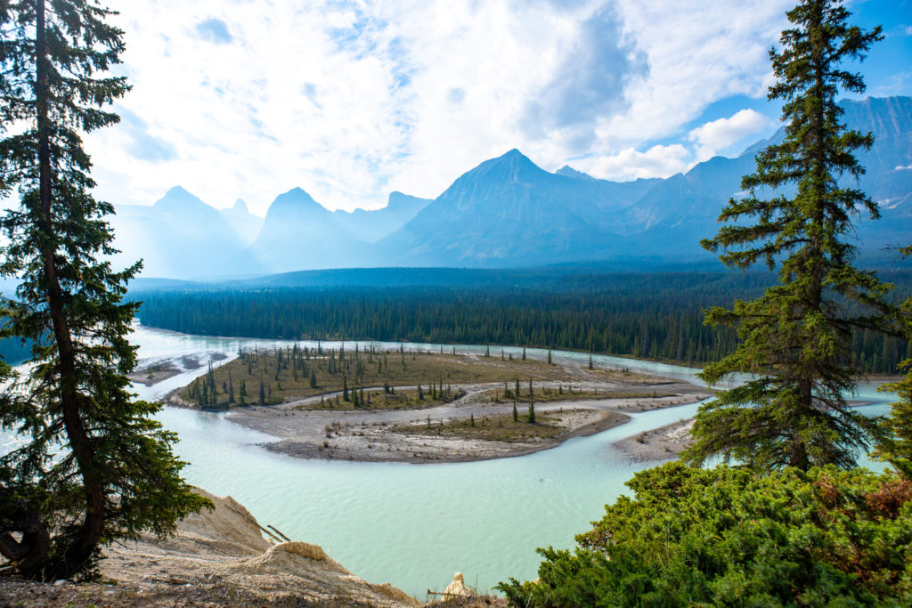 Conduire sur la Icefields Parkway, LA route mythique au coeur des Rocheuses canadiennes