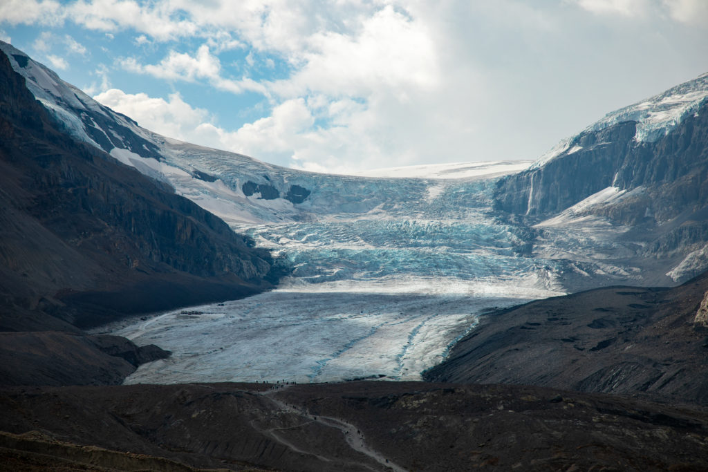 Conduire sur la Icefields Parkway, LA route mythique au coeur des Rocheuses canadiennes