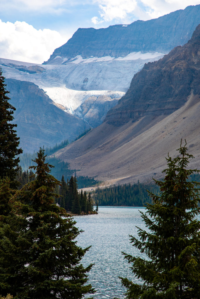 Conduire sur la Icefields Parkway, LA route mythique au coeur des Rocheuses canadiennes