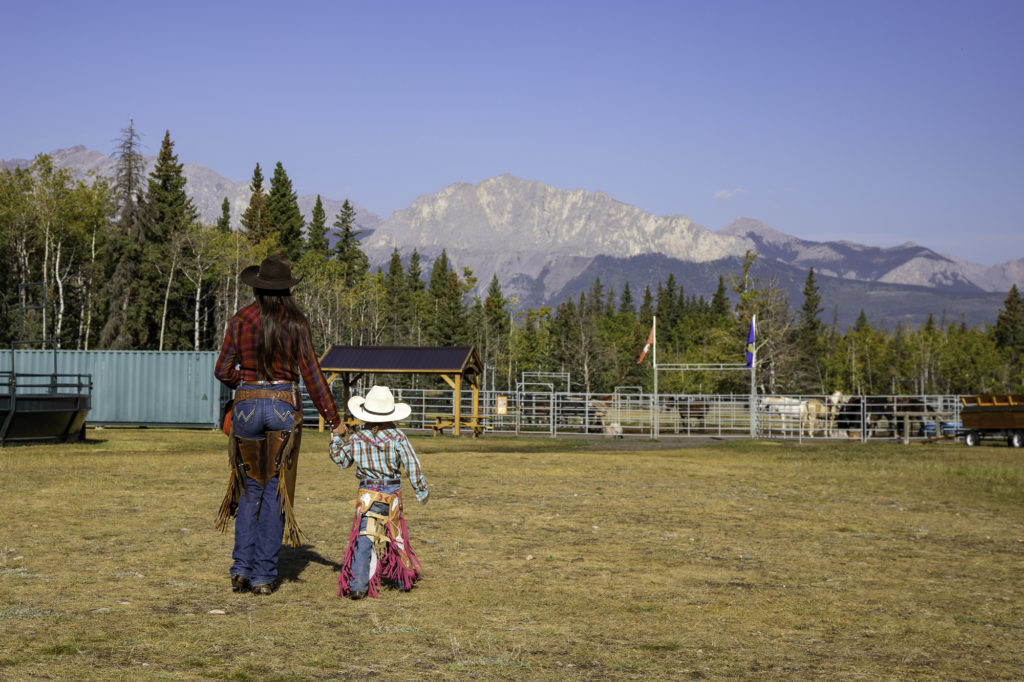 culture western et cow boy country : aventures à cheval en alberta 