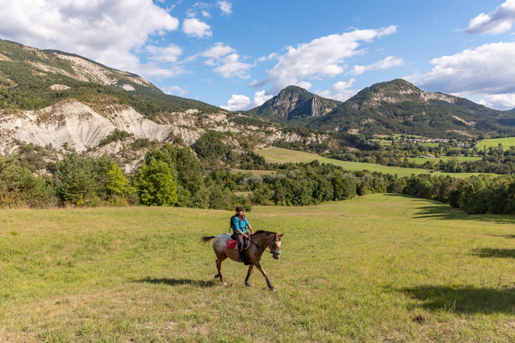 Les Alpes de Haute Provence à cheval : 3 jours de randonnée équestre dans la région de Digne-les-Bains, au coeur des Alpes du Sud