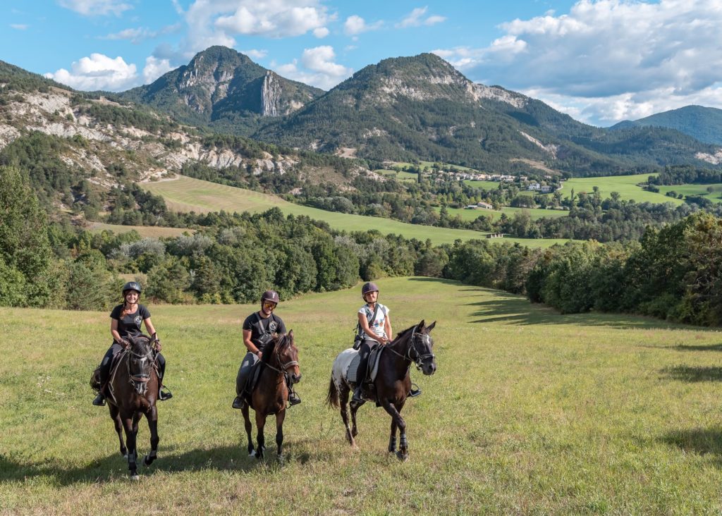 Les Alpes de Haute Provence à cheval : trois jours de randonnée équestre dans les Alpes du sud, dans la région de Digne les Bains