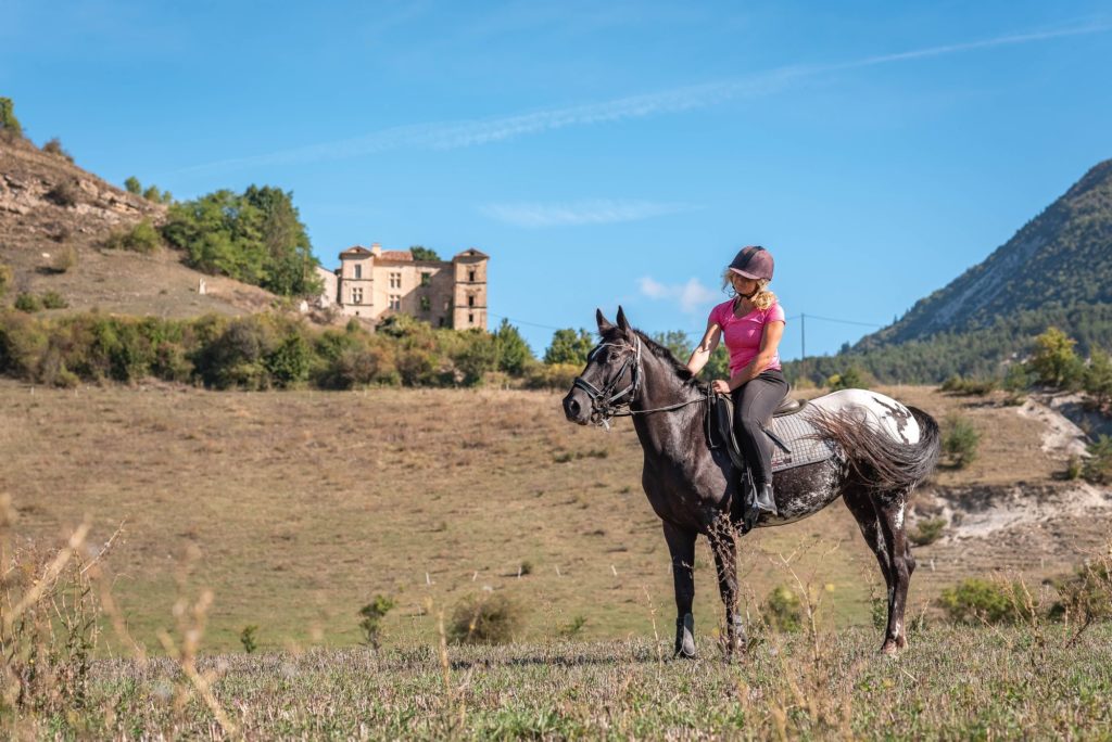 Les Alpes de Haute Provence à cheval : 3 jours de randonnée équestre dans la région de Digne-les-Bains, au coeur des Alpes du Sud