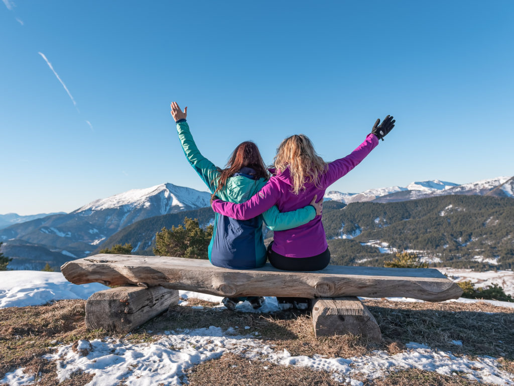 Skier dans les Alpes de Haute Provence : découvrez l'hiver dans la région de Blanche-Serre-Ponçon, avec activités outdoor et bonnes adresses. 