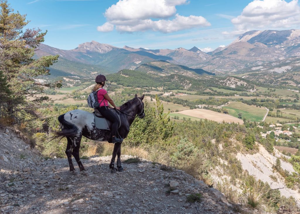 Les Alpes de Haute Provence à cheval : 3 jours de randonnée équestre dans la région de Digne-les-Bains, au coeur des Alpes du Sud