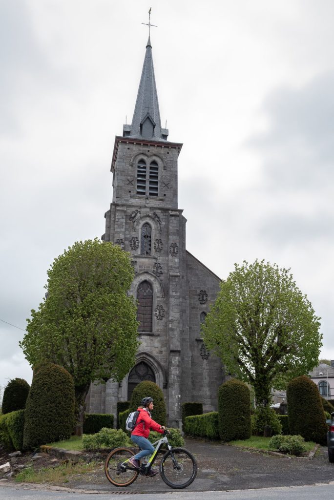 Que faire en Ardenne belge ? Randonnées à pied, à cheval et en VTT dans la grande forêt de Saint Hubert, visites et idées pour s'oxygéner.