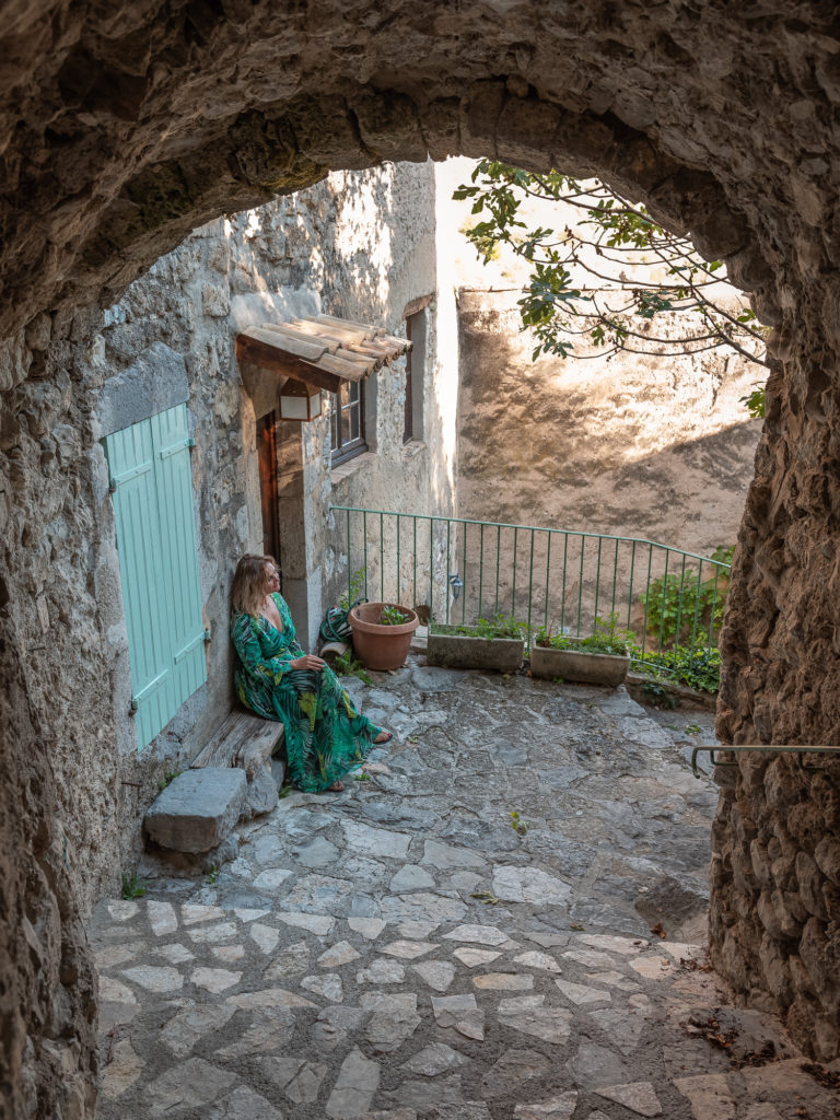 drôme: les plus beaux villages des baronnies provençales