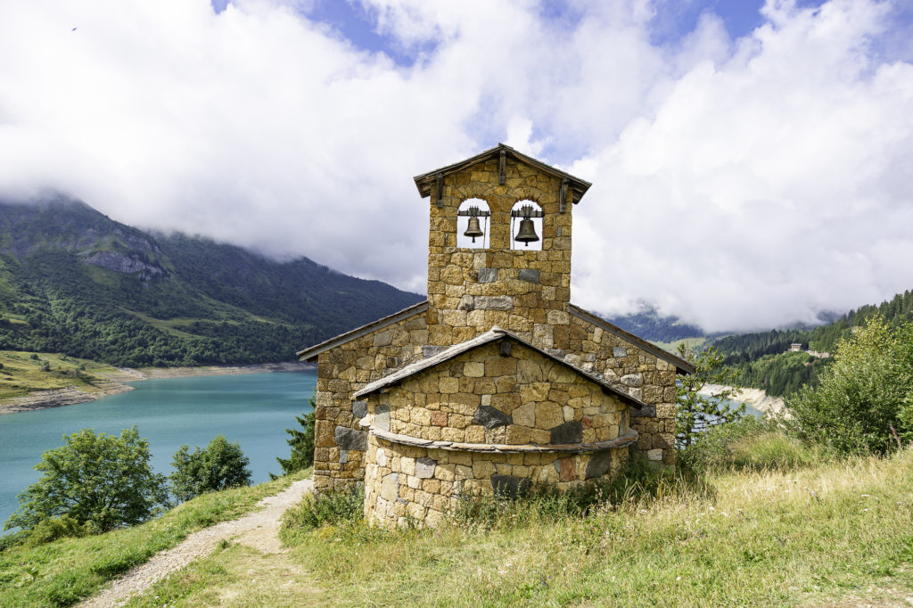 lac de roselend beaufortain